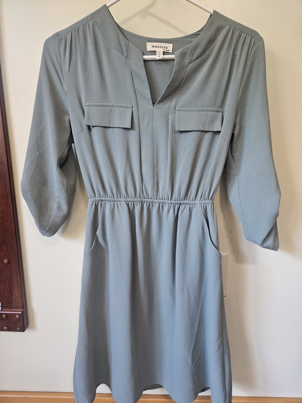 Monteau Light Sage Green V-Neck Elastic Waist Dress